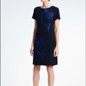 Banana Republic shift dress in size 2